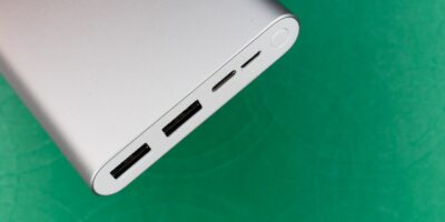 Powerbank vietati in aereo: come cambiano le regole sui bagagli dall’1 aprile