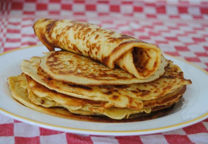 Pannenkoeken: la ricetta originale olandese facile e veloce (dolce e salata)