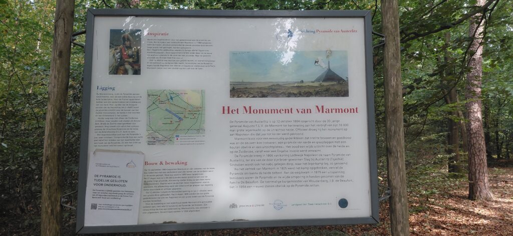 ingresso monumento piramide di austerliz