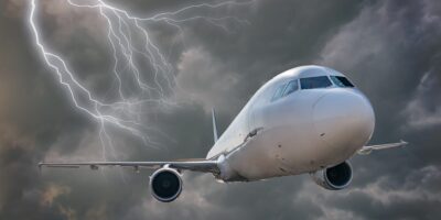Dove sedersi per volare più tranquilli e trasformare il viaggio in un'esperienza rilassante La cintura è allacciata, il segnale luminoso si accende e l'aereo inizia a sobbalzare leggermente. Per molti viaggiatori è un momento normale, per altri è l'inizio dell'ansia. La buona notizia? La scelta del posto può fare una differenza sorprendente.